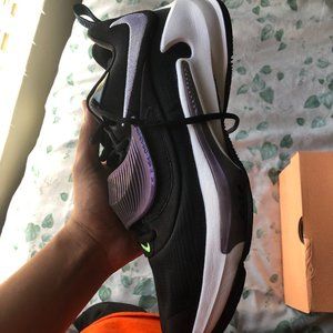 Basketball Shoes (Giannis Zoom Freak 3)